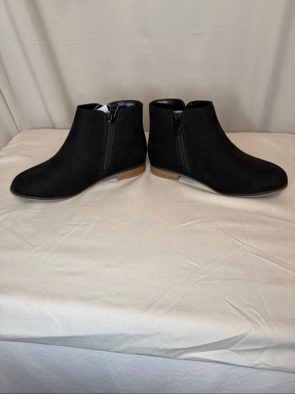 Cat & Jack kids black opal ankle boots zippers new faux suede 13 polka dot zip